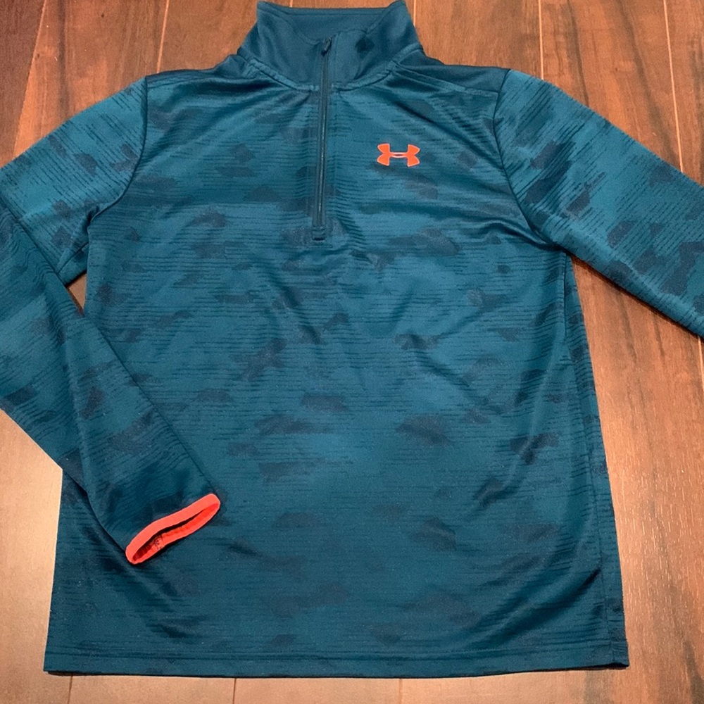 Under armour size youth xl like new